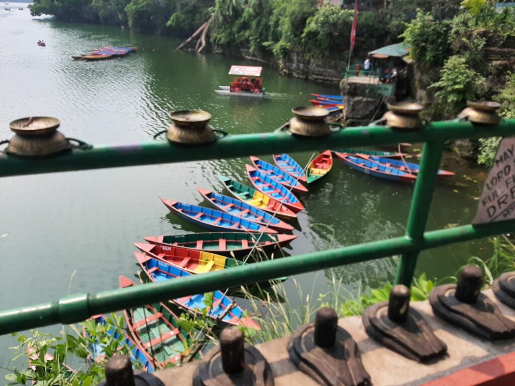 Le lac Phewa à Pokhara.