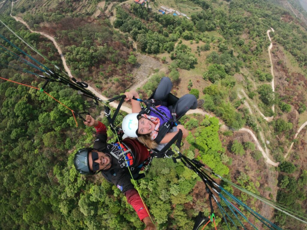 Sortie en parapente sur les hauteurs de Pokhara.