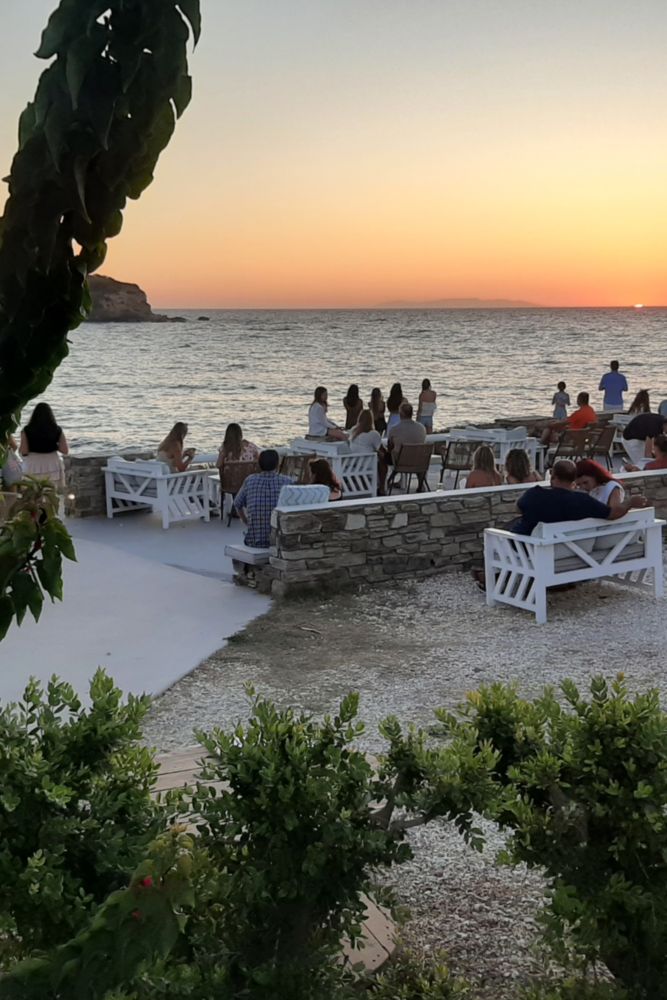 Le Sifneiko Café, le meilleur spot pour le coucher du soleil.